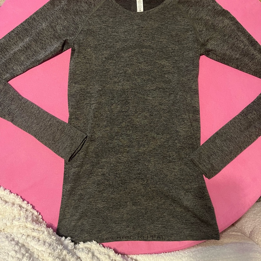 Lululemon Athletica swiftly tech